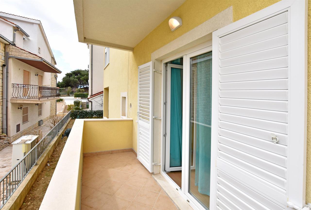 Apartment Dora Duće Exterior foto