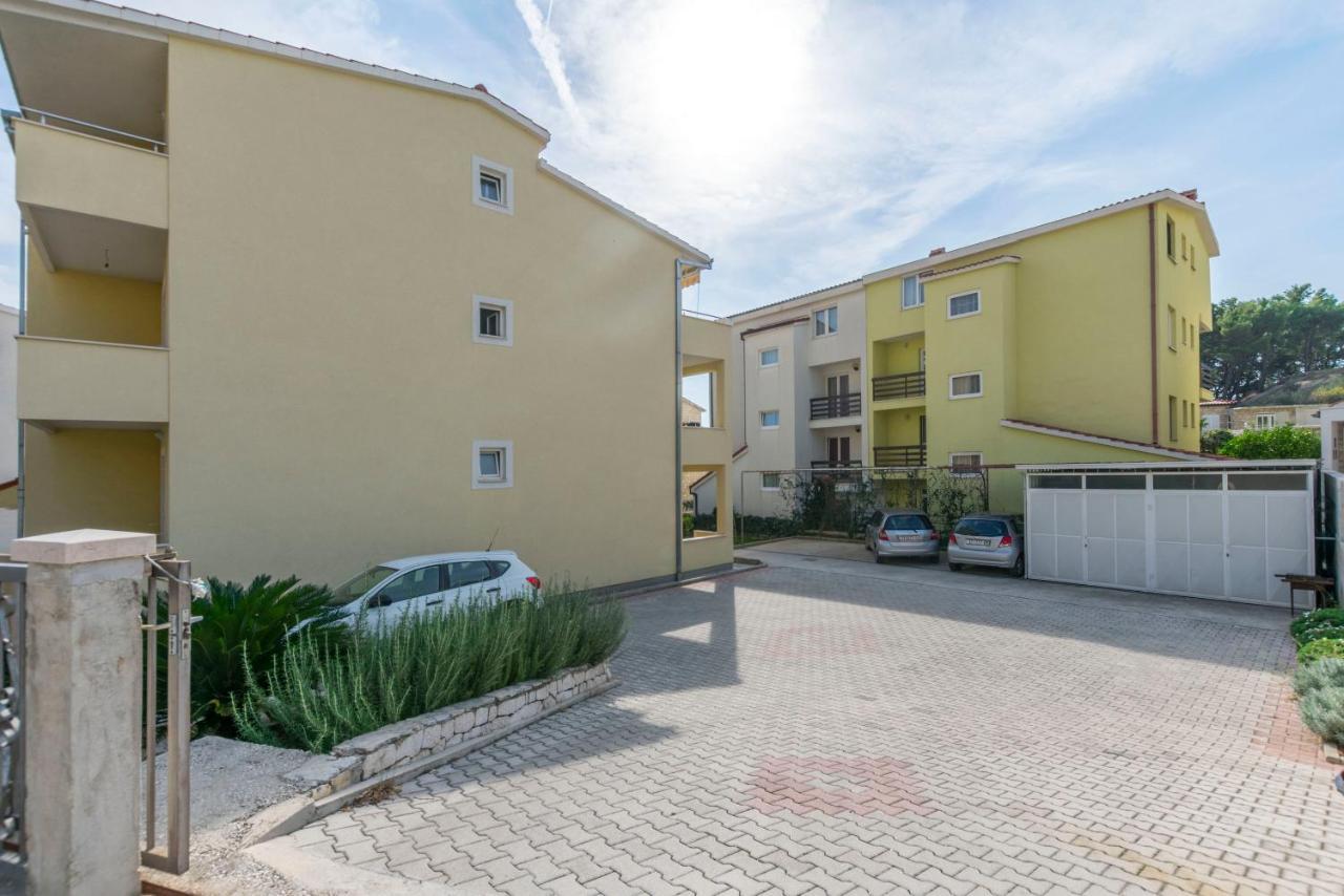 Apartment Dora Duće Exterior foto